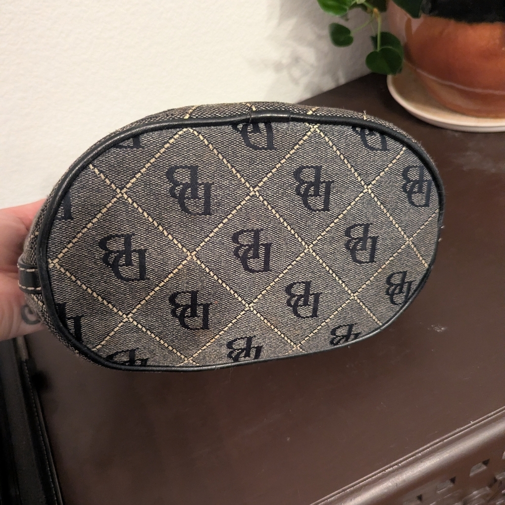 Y2K Dooney & Bourke Signature Small Bucket Hobo Bag - Picture 6 of 13